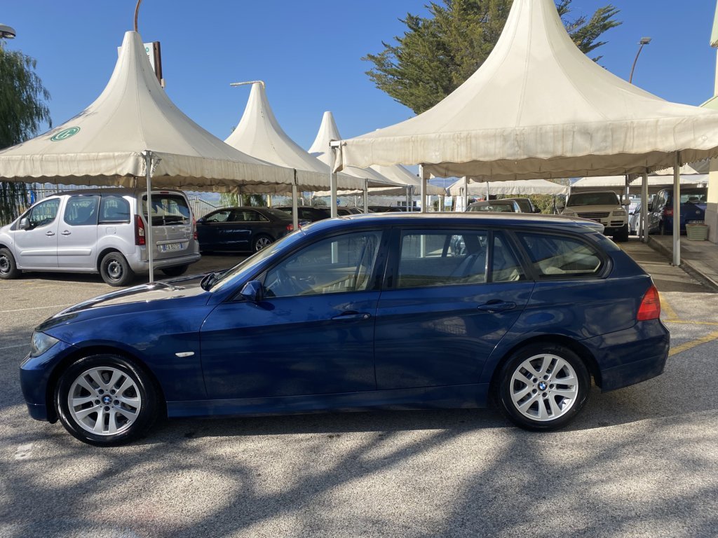 BMW 320 d Touring attiva